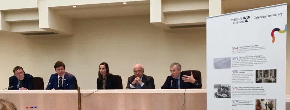 From left to right: Siegfried Bracke, Andreas Norlén, Kristien Van Vaerenbergh, Jacques Brotchi, Yves Leterme.  Image credit: International IDEA